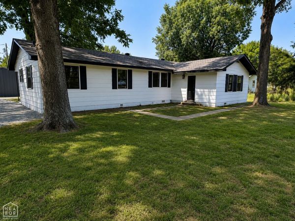 502 SE Miller, Hoxie, AR 72433