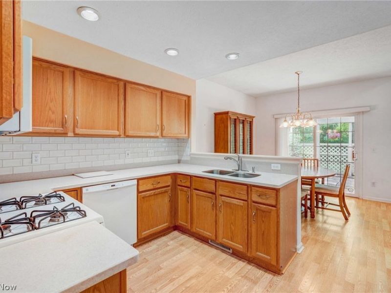 3082 Village Green Drive , Westlake, OH 44145 Photo 14