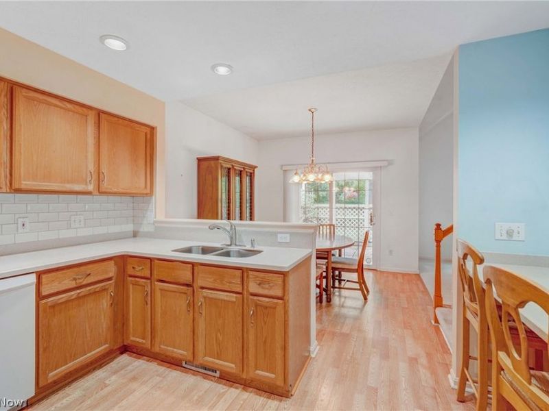 3082 Village Green Drive , Westlake, OH 44145 Photo 15