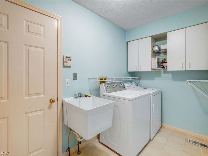 3082 Village Green Drive , Westlake, OH 44145 Photo 17