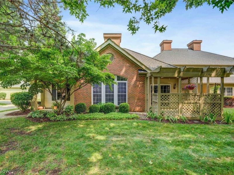 3082 Village Green Drive , Westlake, OH 44145 Photo 3