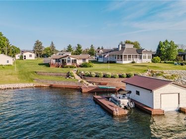 42945 Seaway Avenue, Alexandria Bay, NY 13607