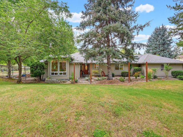 100 Twisted Pine Drive, Grants Pass, OR 97527