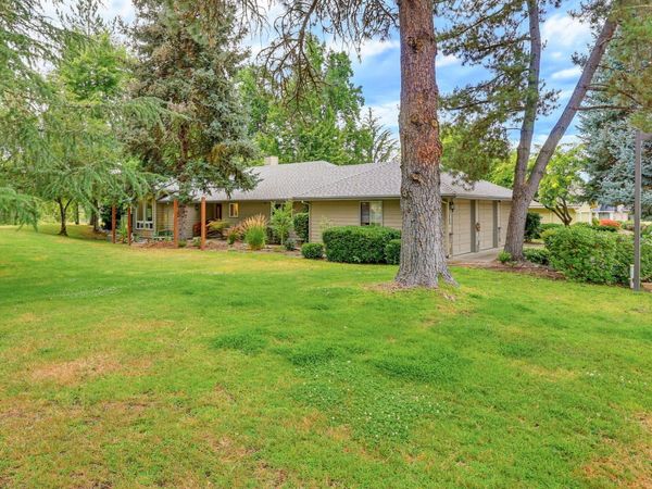 100 Twisted Pine Drive, Grants Pass, OR 97527