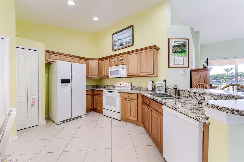9050 Spring Run Blvd , Unit 305, Estero, FL 34135 Photo