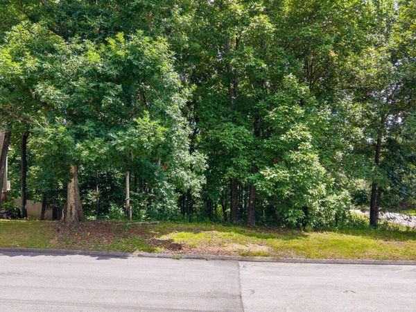 800 Brookhollow Lane, Chattanooga, TN 37421
