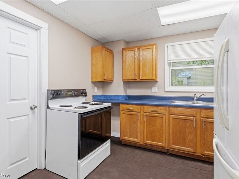 477 Allyn Street, Akron, OH 44304 Photo 6