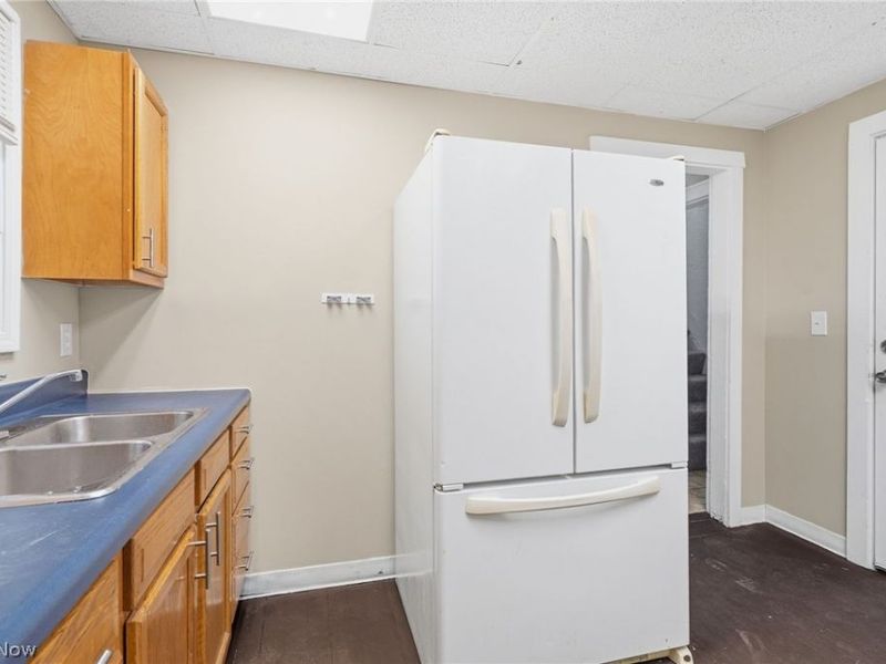 477 Allyn Street, Akron, OH 44304 Photo 7