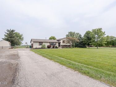 1352 Walbridge Road, Millbury, OH 43447