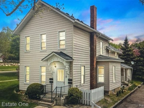 434 S HICKORY Street, Milford Vlg, MI 48381