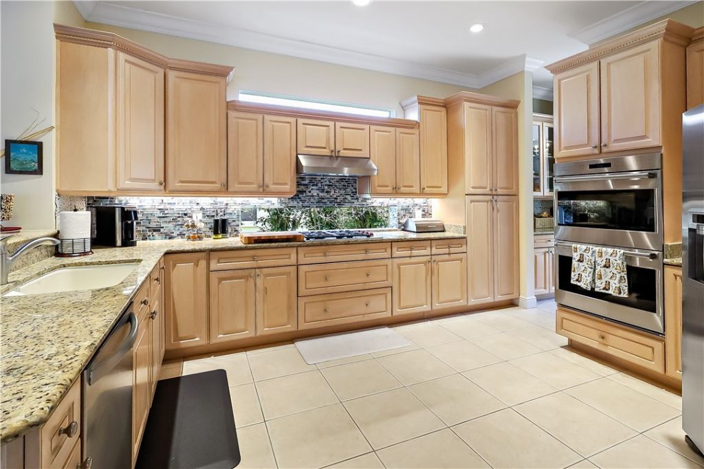 9030 Castle Harbour Circle, Vero Beach, FL 32963 Photo