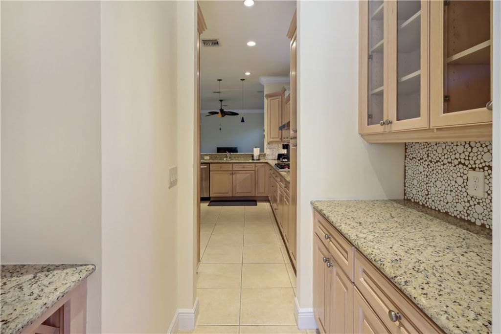 9030 Castle Harbour Circle, Vero Beach, FL 32963 Photo