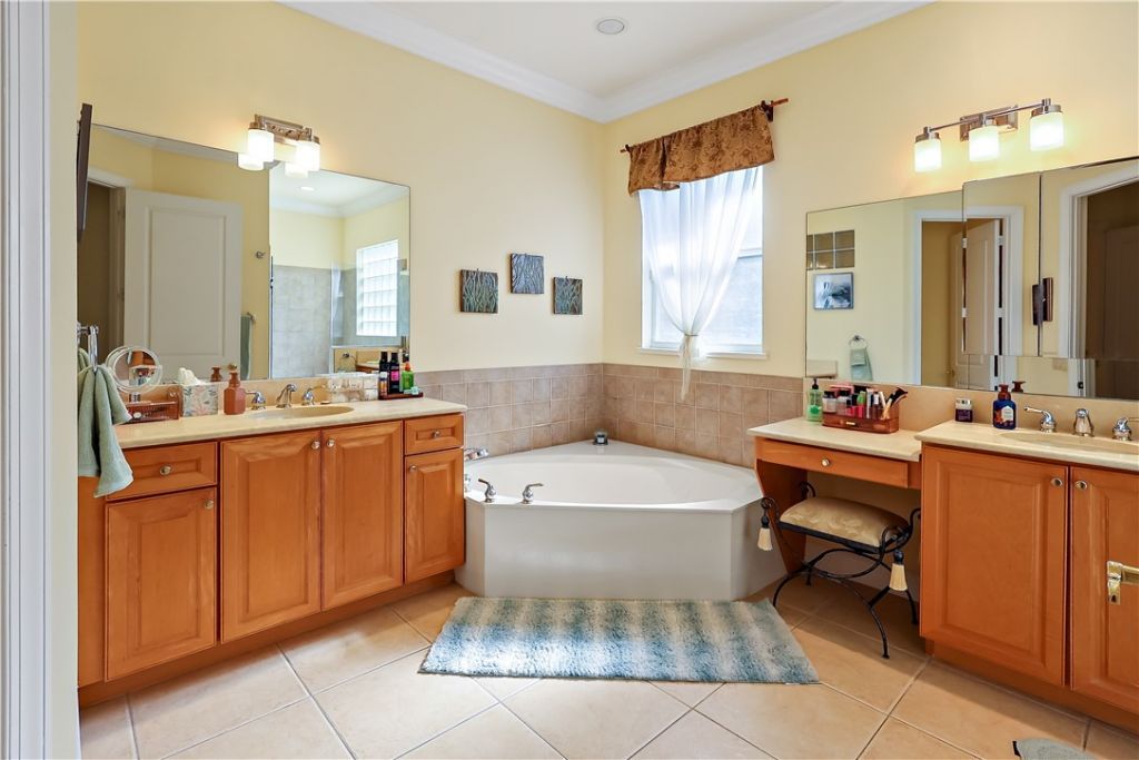 9030 Castle Harbour Circle, Vero Beach, FL 32963 Photo
