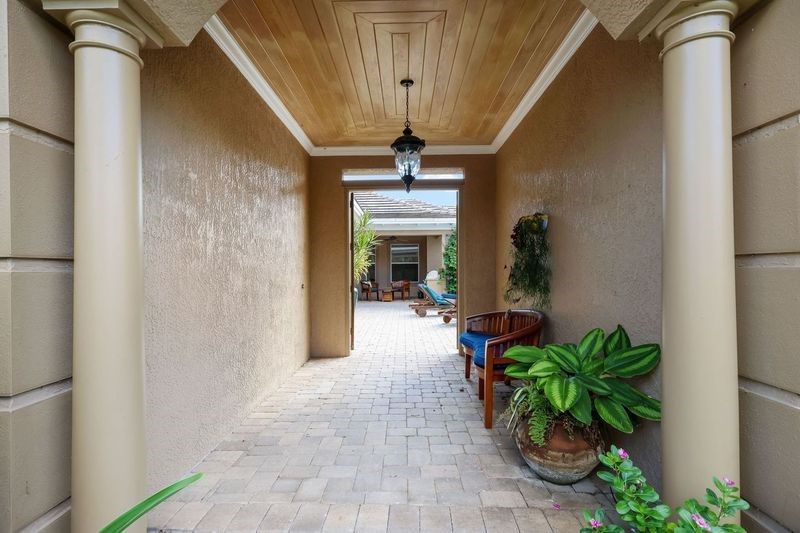 9030 Castle Harbour Circle, Vero Beach, FL 32963 Photo