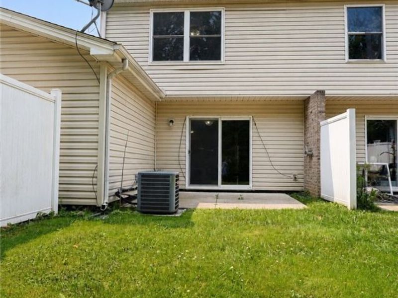6387 Forest Park Drive, North Ridgeville, OH 44039 Photo 2
