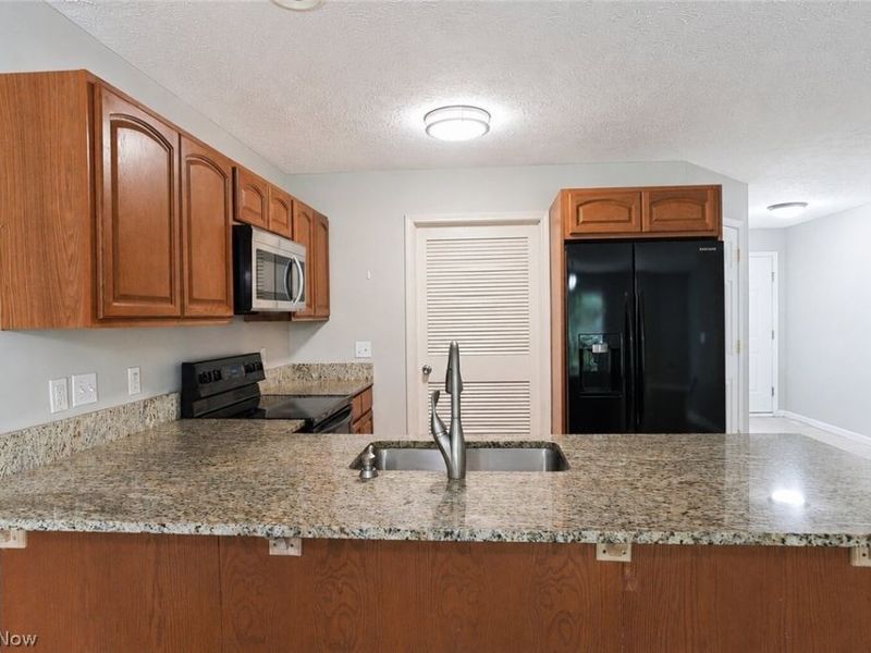 6387 Forest Park Drive, North Ridgeville, OH 44039 Photo 6
