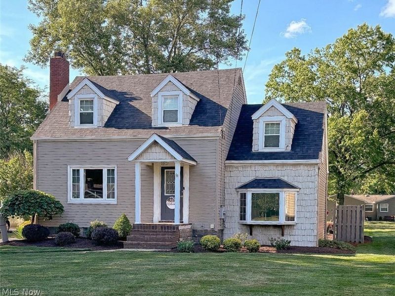 482 Ewing Road, Youngstown, OH 44512 Photo 1