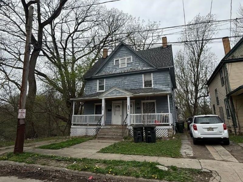 121 Neufer Court , Elyria, OH 44035 Photo 2