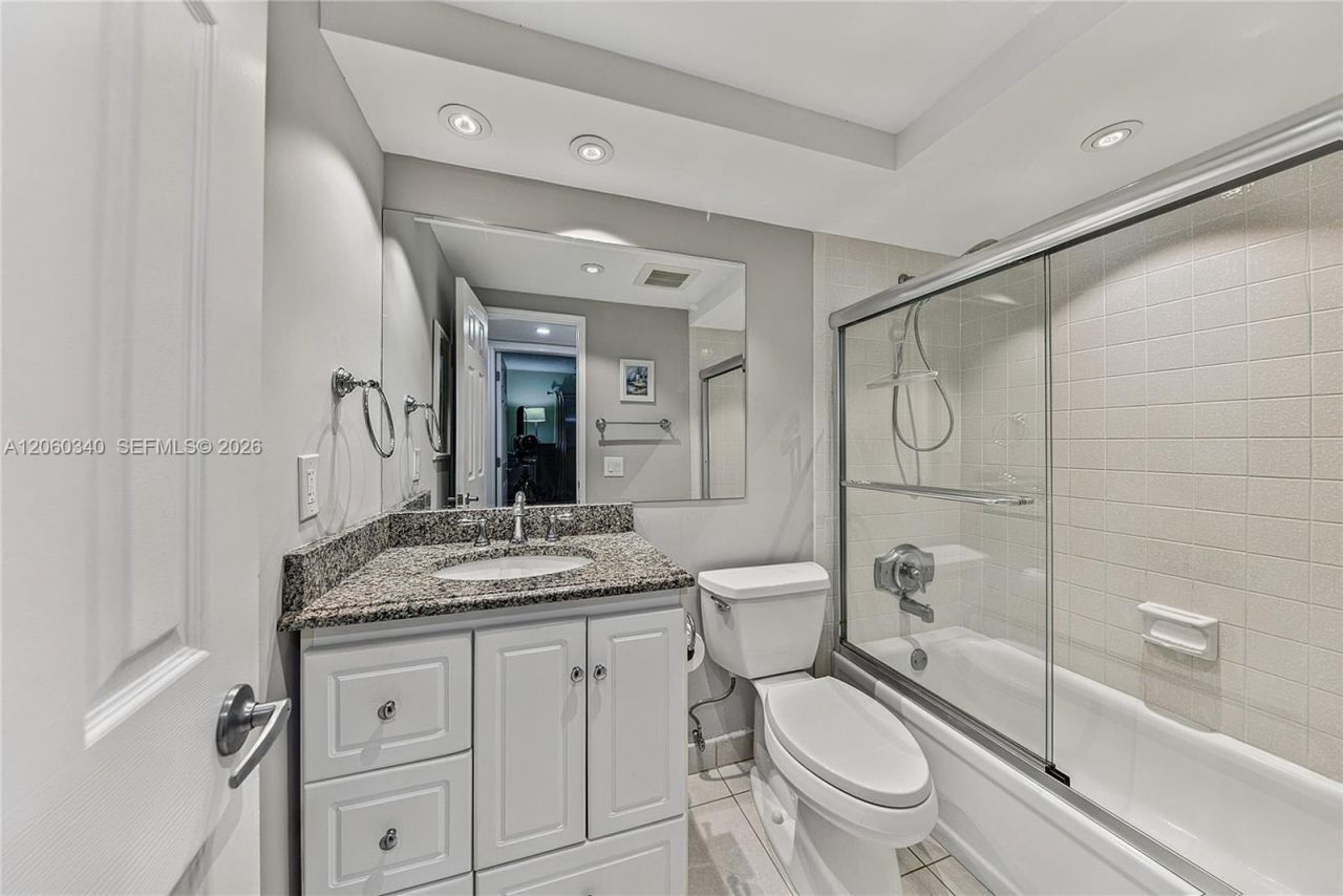 1541 S Ocean Blvd, Unit 313, Lauderdale by the Sea, FL 33062 Photo