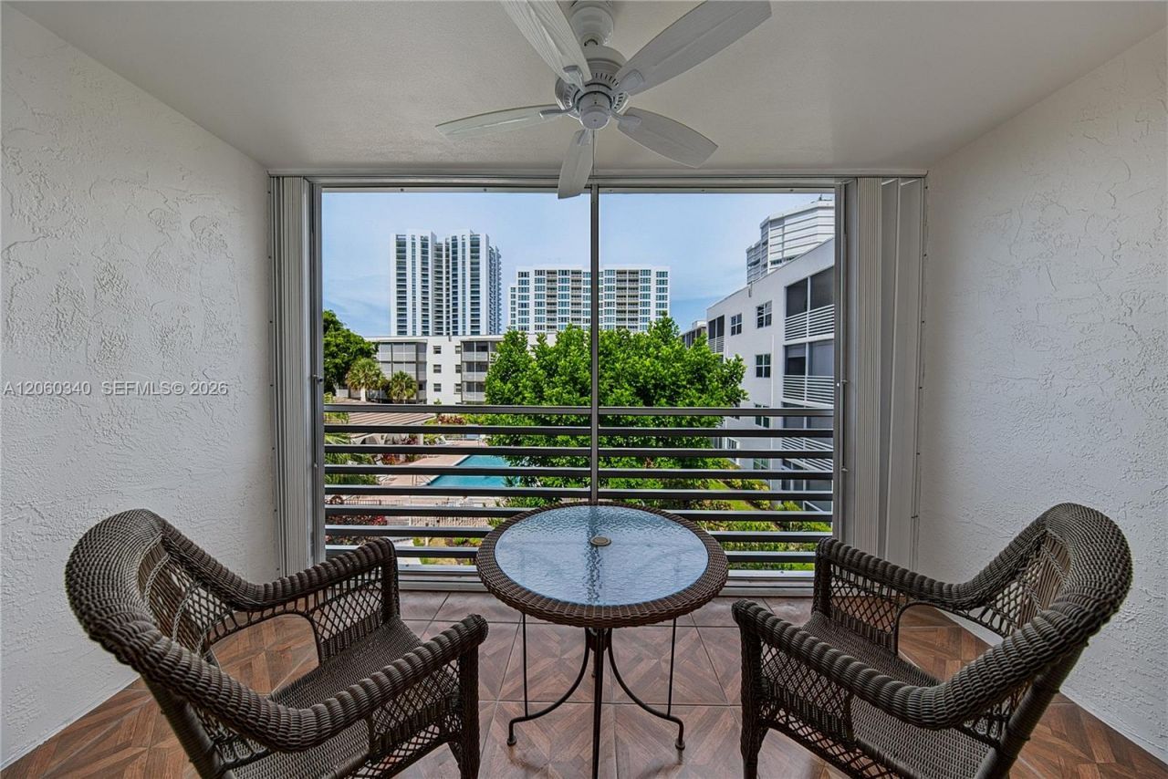 1541 S Ocean Blvd, Unit 313, Lauderdale by the Sea, FL 33062 Photo