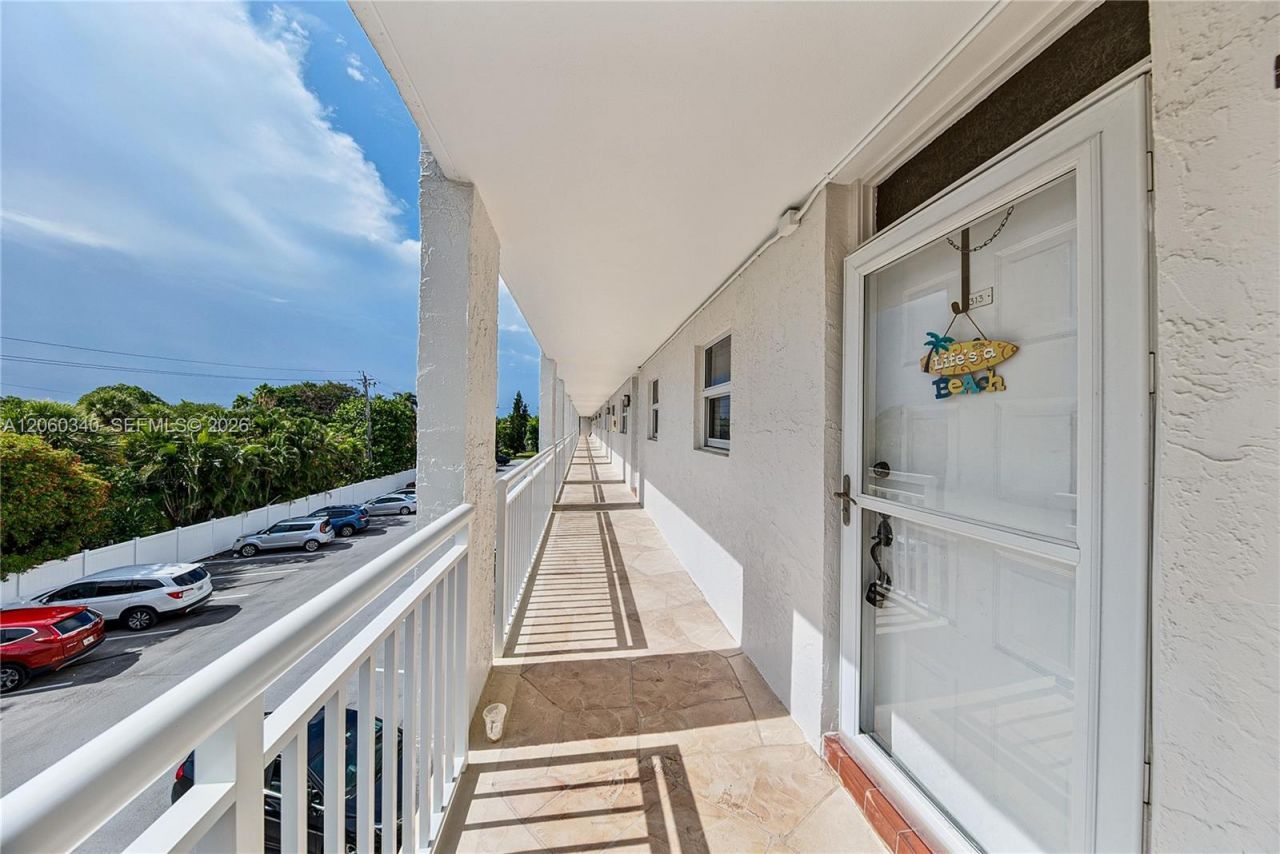 1541 S Ocean Blvd, Unit 313, Lauderdale by the Sea, FL 33062 Photo