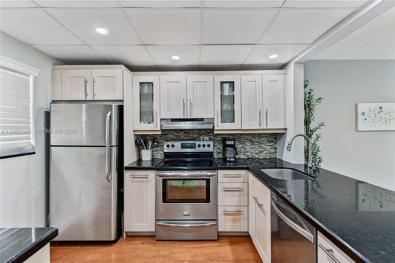 1541 S Ocean Blvd, Unit 313, Lauderdale by the Sea, FL 33062 Photo