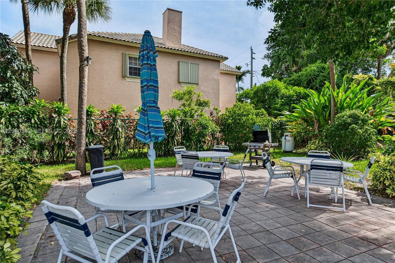 1541 S Ocean Blvd, Unit 313, Lauderdale by the Sea, FL 33062 Photo