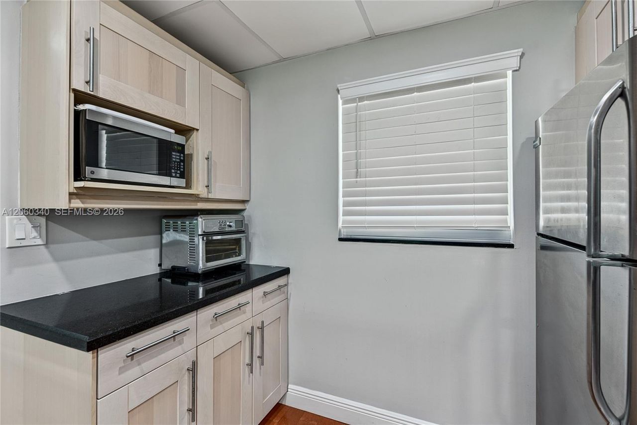 1541 S Ocean Blvd, Unit 313, Lauderdale by the Sea, FL 33062 Photo