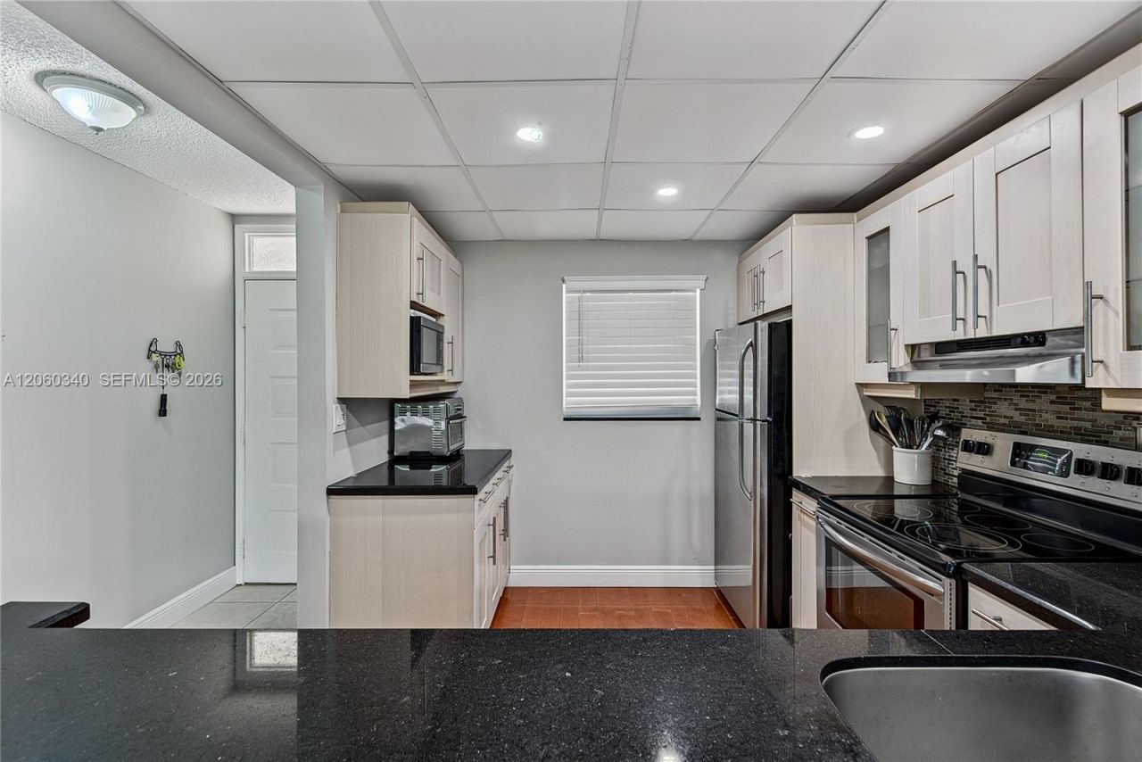 1541 S Ocean Blvd, Unit 313, Lauderdale by the Sea, FL 33062 Photo