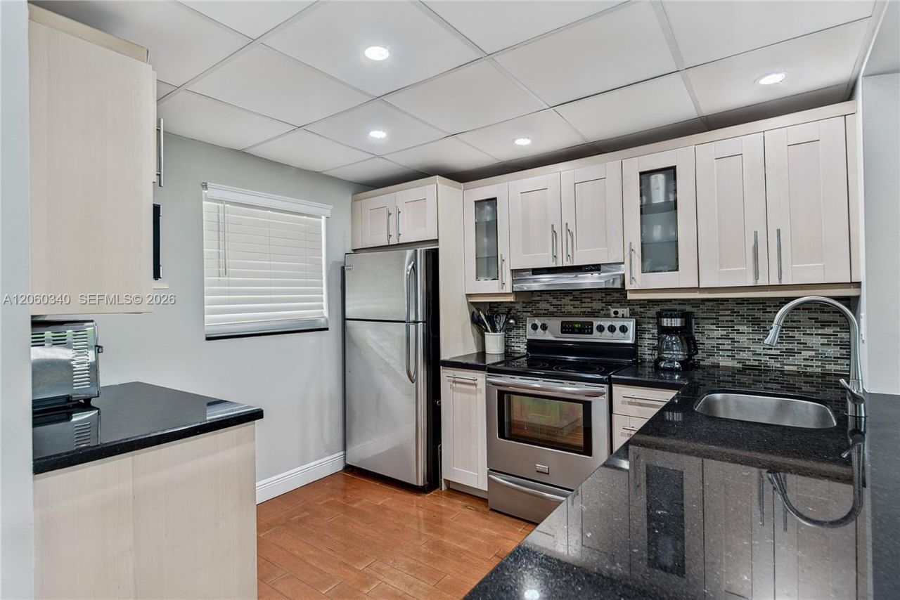 1541 S Ocean Blvd, Unit 313, Lauderdale by the Sea, FL 33062 Photo