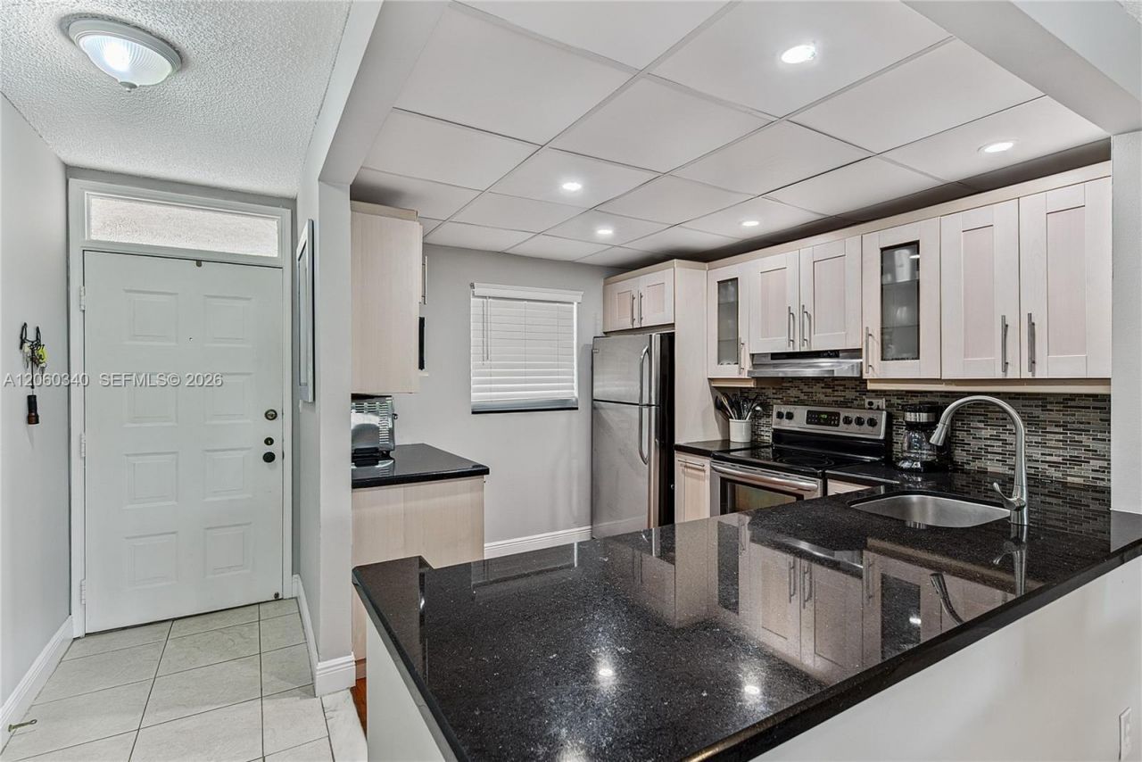 1541 S Ocean Blvd, Unit 313, Lauderdale by the Sea, FL 33062 Photo