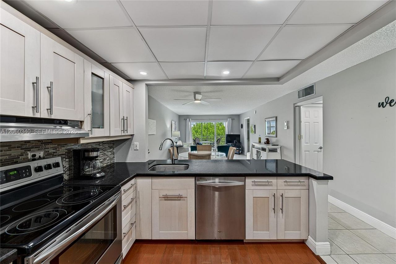 1541 S Ocean Blvd, Unit 313, Lauderdale by the Sea, FL 33062 Photo