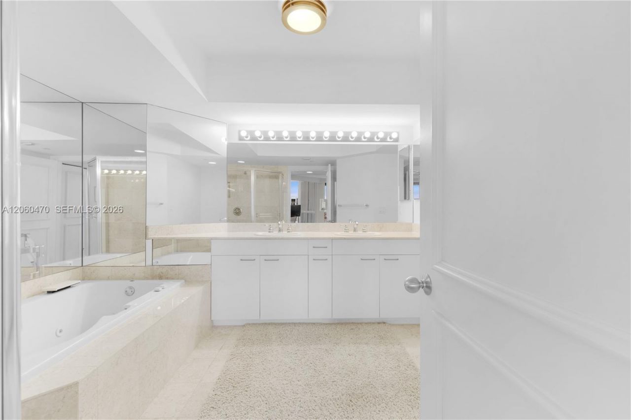 21055 Yacht Club Dr, Unit 1804, Aventura, FL 33180 Photo