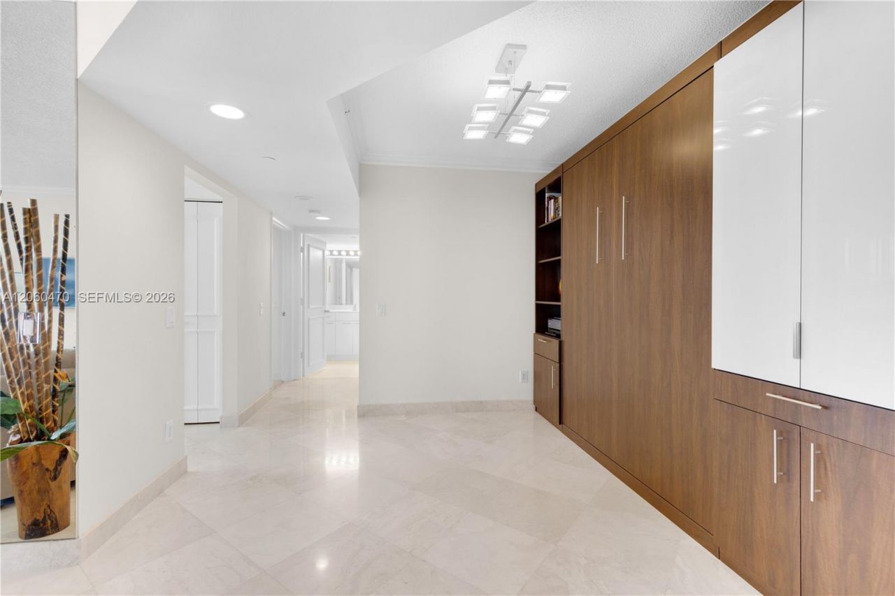 21055 Yacht Club Dr, Unit 1804, Aventura, FL 33180 Photo