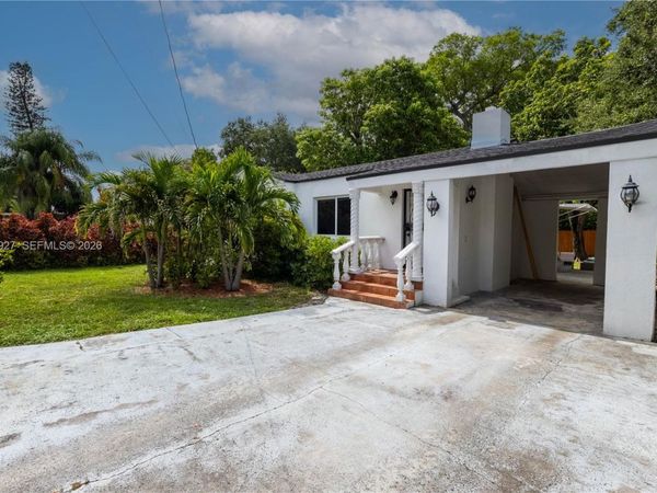 180 NW 67th St, Miami, FL 33150