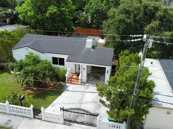 180 NW 67th St, Miami, FL 33150
