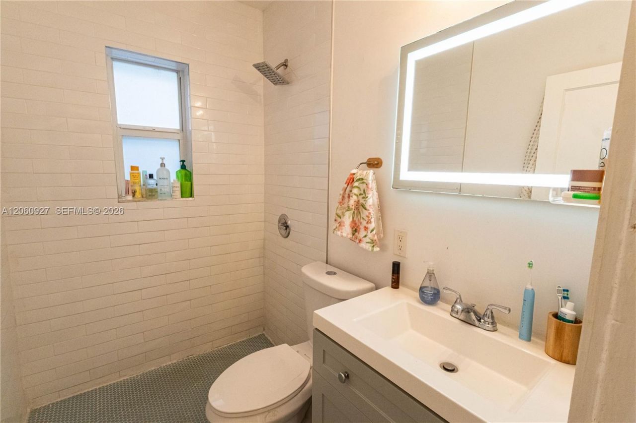 180 NW 67th St, Miami, FL 33150 Photo