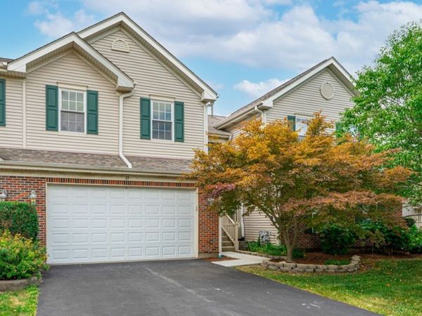 33 Stonegate Lane , Streamwood, IL 60107