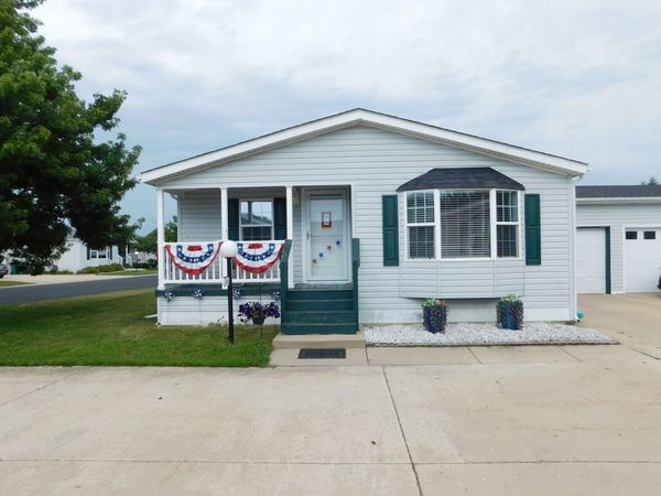 653A Bluebird Circle , Sandwich, IL 60548