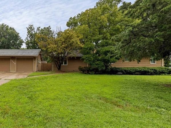 7900 Tennessee Avenue, Raytown, MO 64138