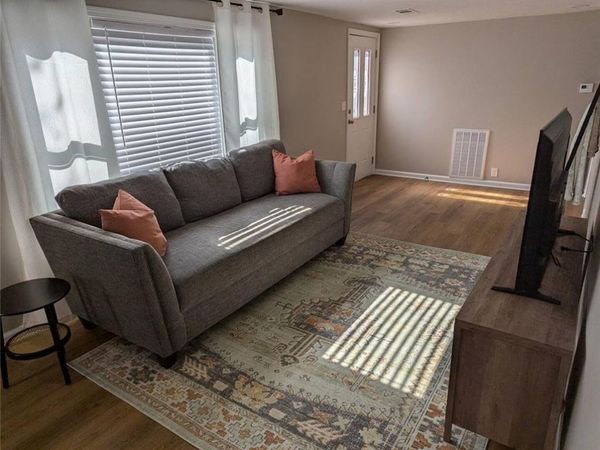 8804 E 47th Street, Kansas City, MO 64129