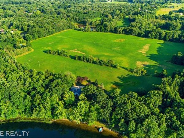 4200 Pierce Road, Oregon Township, Mi 48446