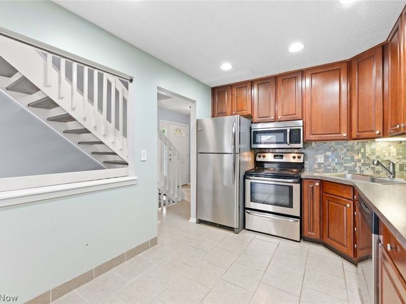 9047 Patriot Drive , Streetsboro, OH 44241 Photo 9