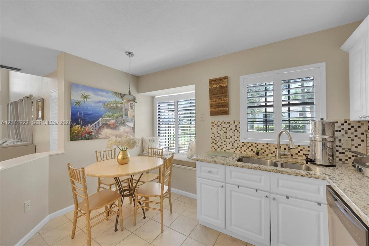 362 Prestwick Cir , Unit 3, Palm Beach Gardens, FL 33418 Photo