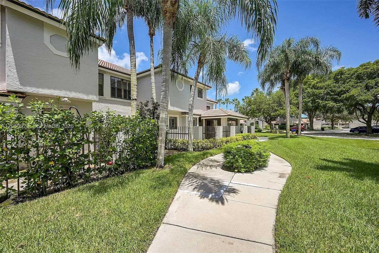 362 Prestwick Cir , Unit 3, Palm Beach Gardens, FL 33418 Photo