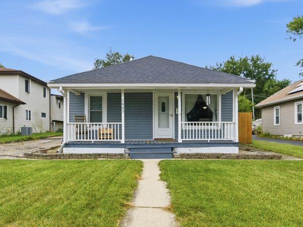1907 Cora Street , Crest Hill, IL 60403