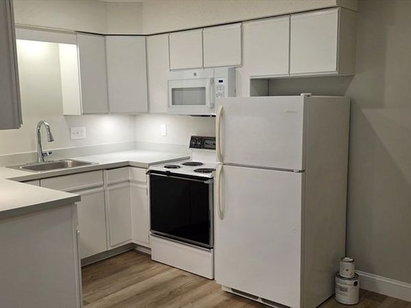 284 N Main St, Unit 4, Mansfield, MA 02048