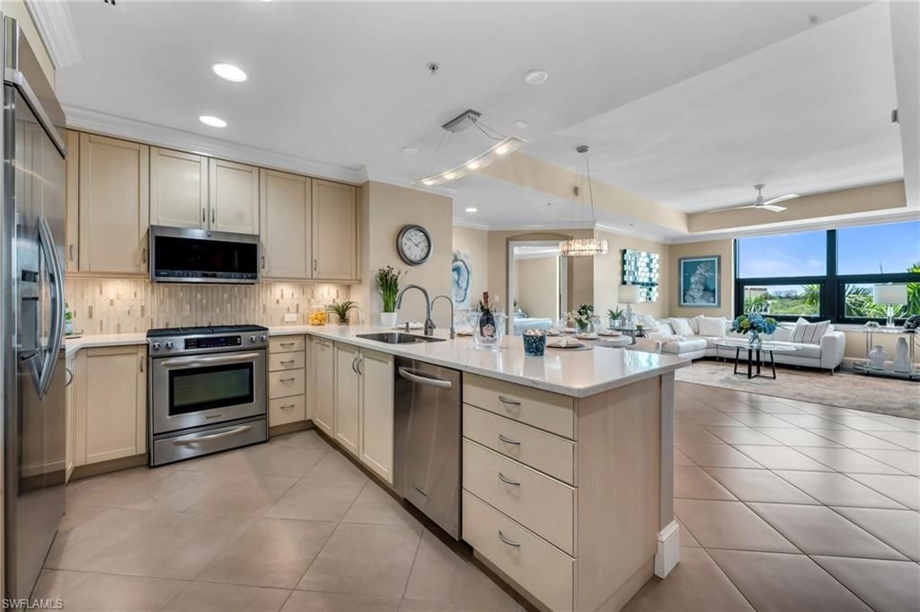 9115 Strada Pl, Unit 5414, Naples, FL 34108 Photo