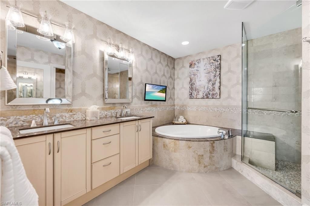9115 Strada Pl, Unit 5414, Naples, FL 34108 Photo