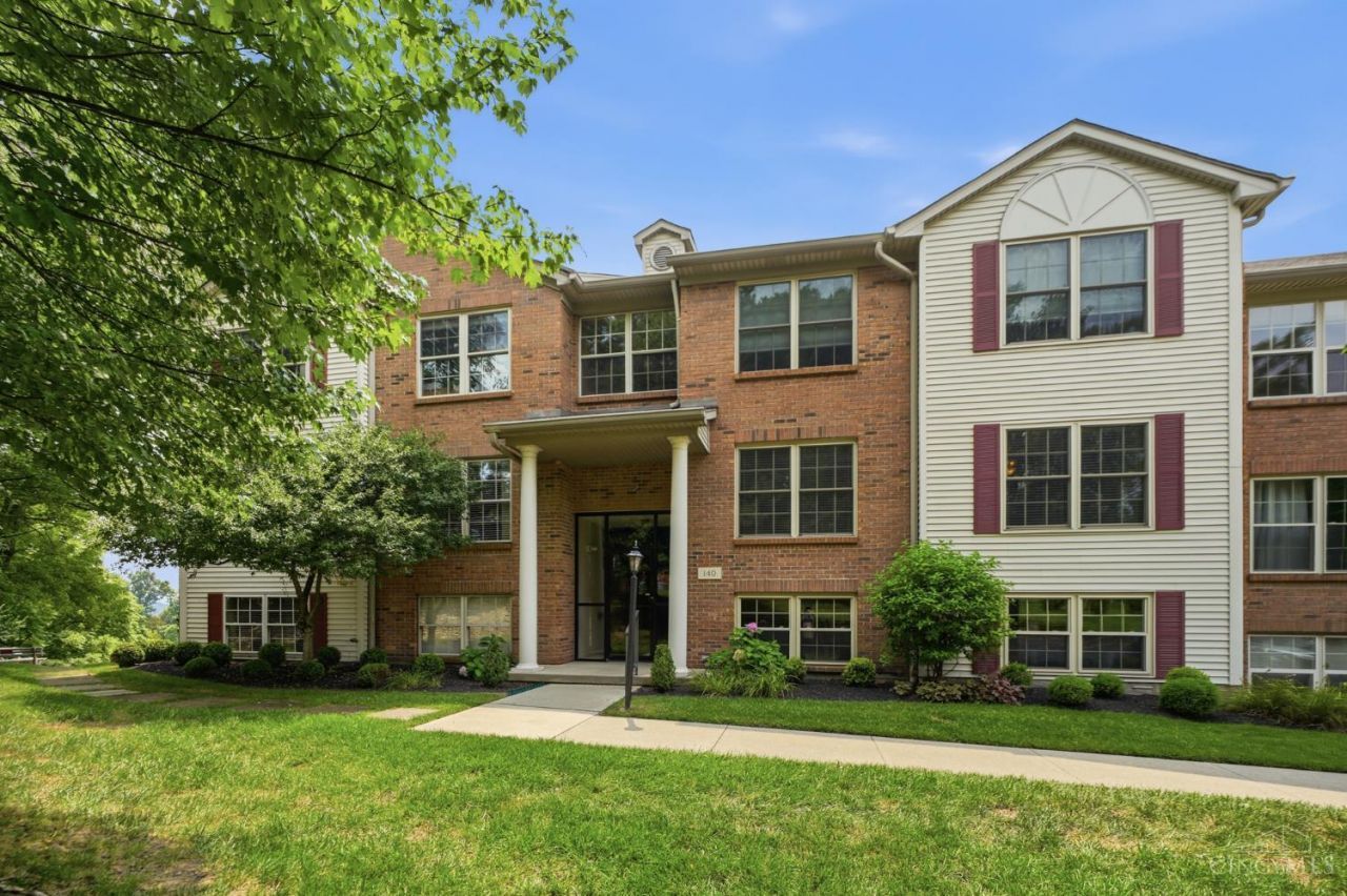 140 Palisades Point, Unit 5, Cincinnati, OH 45238 Main Photo